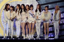 「第23回ソウル歌謡大賞」に登場した少女時代。(c)Sports Seoul & King Content Co.,Ltd.