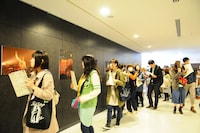 4月13日に山梨・ふじさんホール（旧富士五湖文化センター）で開催されたフジファブリック展示会の様子。