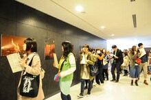 4月13日に山梨・ふじさんホール（旧富士五湖文化センター）で開催されたフジファブリック展示会の様子。