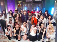 「僕らの音楽」収録時の小室哲哉、TRF（※ETSUは体調不良のため欠席）、E-girls。