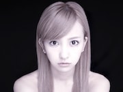 板野友美
