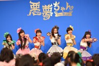 ポーズを決めるきもクロ。