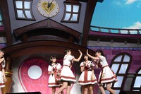 「私立恵比寿中学合同出発式～今、君がここにいる～」の様子。