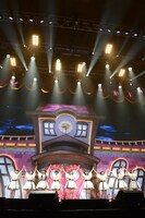 「私立恵比寿中学合同出発式～今、君がここにいる～」の様子。