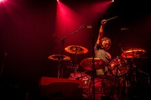 吉田佳史（Dr）（撮影：松木雄一）