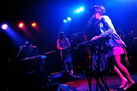 ネオンズ （撮影：佐藤哲郎）