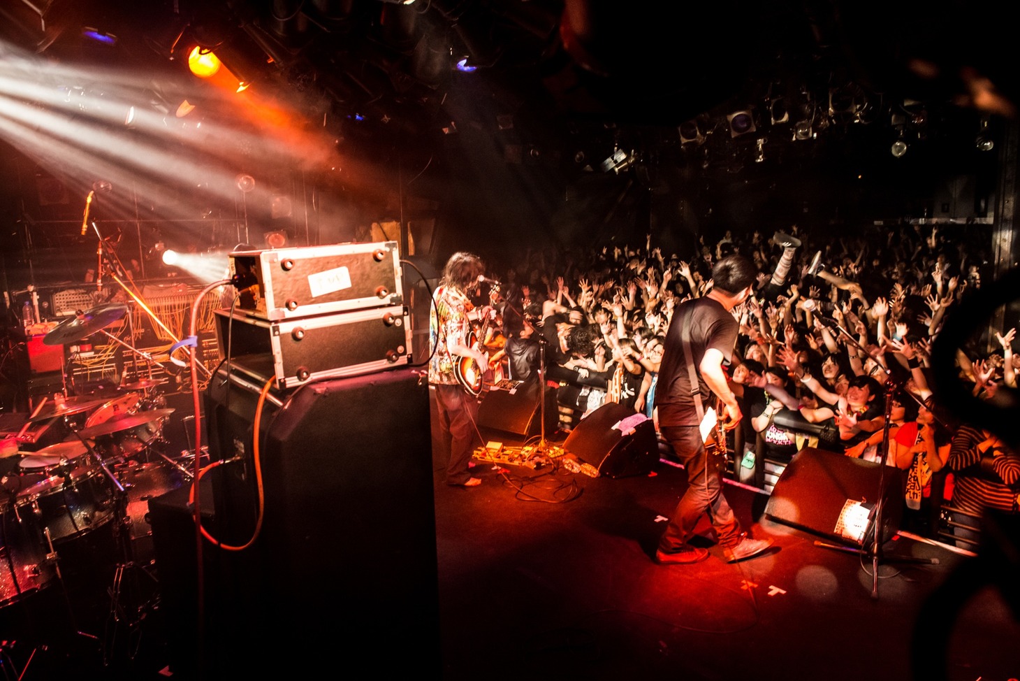 アルカラ「『20131124～むにむになるままにJAPAN TOUR～』発売記念ライブ “むにむにの花が咲いてからというもの”」東京・渋谷CLUB QUATTRO公演の様子。（Photo by AZUMA Tatsuya）