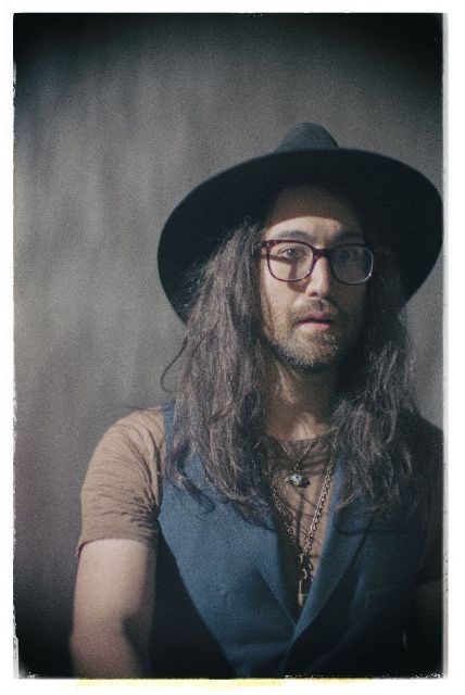 ショーン・レノン（Photo by P.J. van Sandwijk）