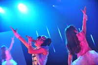 左から都築かな、愛迫みゆ。