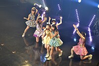 チームしゃちほこ「Zepp FINAL! 2014～ありがとうを伝えたくて～ 坂本遥奈『手羽先キミドリJK（予）』」の様子。