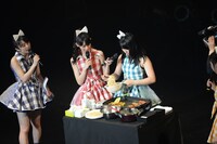 野菜は固い食材から順番に炒めるなど、手際よい料理さばきを見せた坂本遥奈。