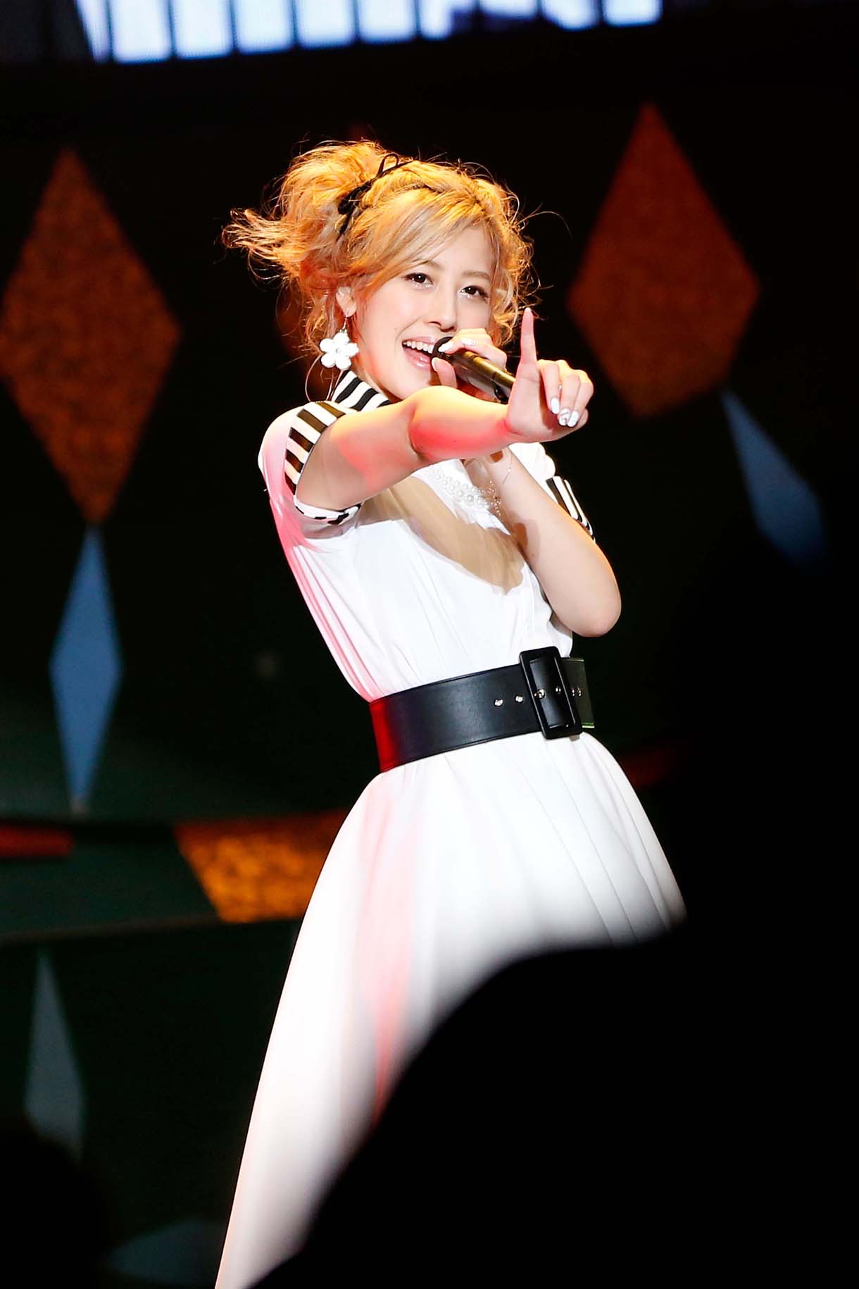 5721 Berryz工房 夏焼雅 生写真 50枚セット Amazon.co.jp: Berryz工房 写真集 20042015 1冊 嗣永桃子 夏焼雅