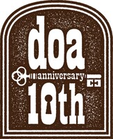doaのデビュー10周年を記念したロゴ。
