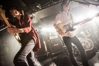 DOES「DOES～春のライブ～『Spring Has Come』」新代田FEVER公演の様子。（撮影：新保勇樹）