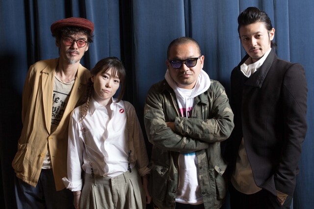 左から森雅樹（G）、中納良恵（Vo）、大根仁、オダギリジョー。（撮影：藤井拓）