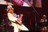 桜井秀俊とザ・キラーストリート・スライダーズによるスペシャルアクトでのROLLY。