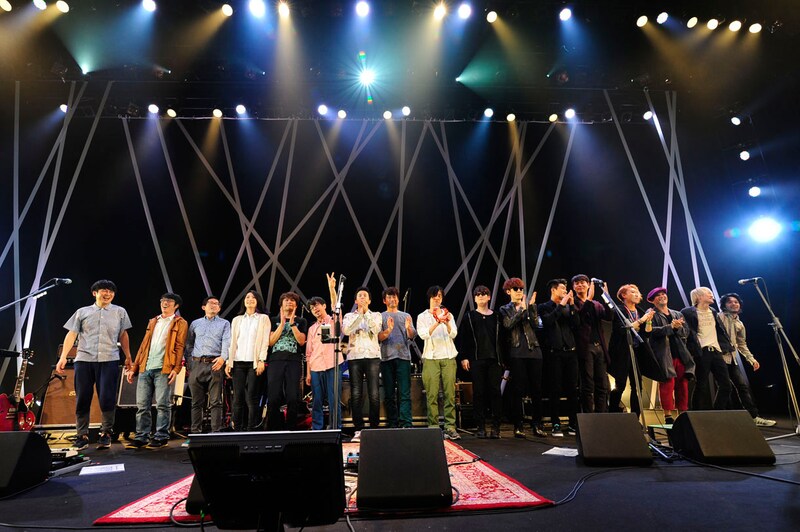 アンコールで一堂に会した「TOKYO FM＆JFN present EARTH × HEART LIVE 2014」出演者たち。