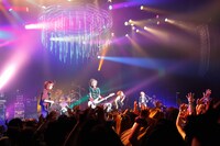 「SCREW 8th Anniversary Live NEVERENDING BREATH AT AKASAKA BLITZ」の模様。(C)森久