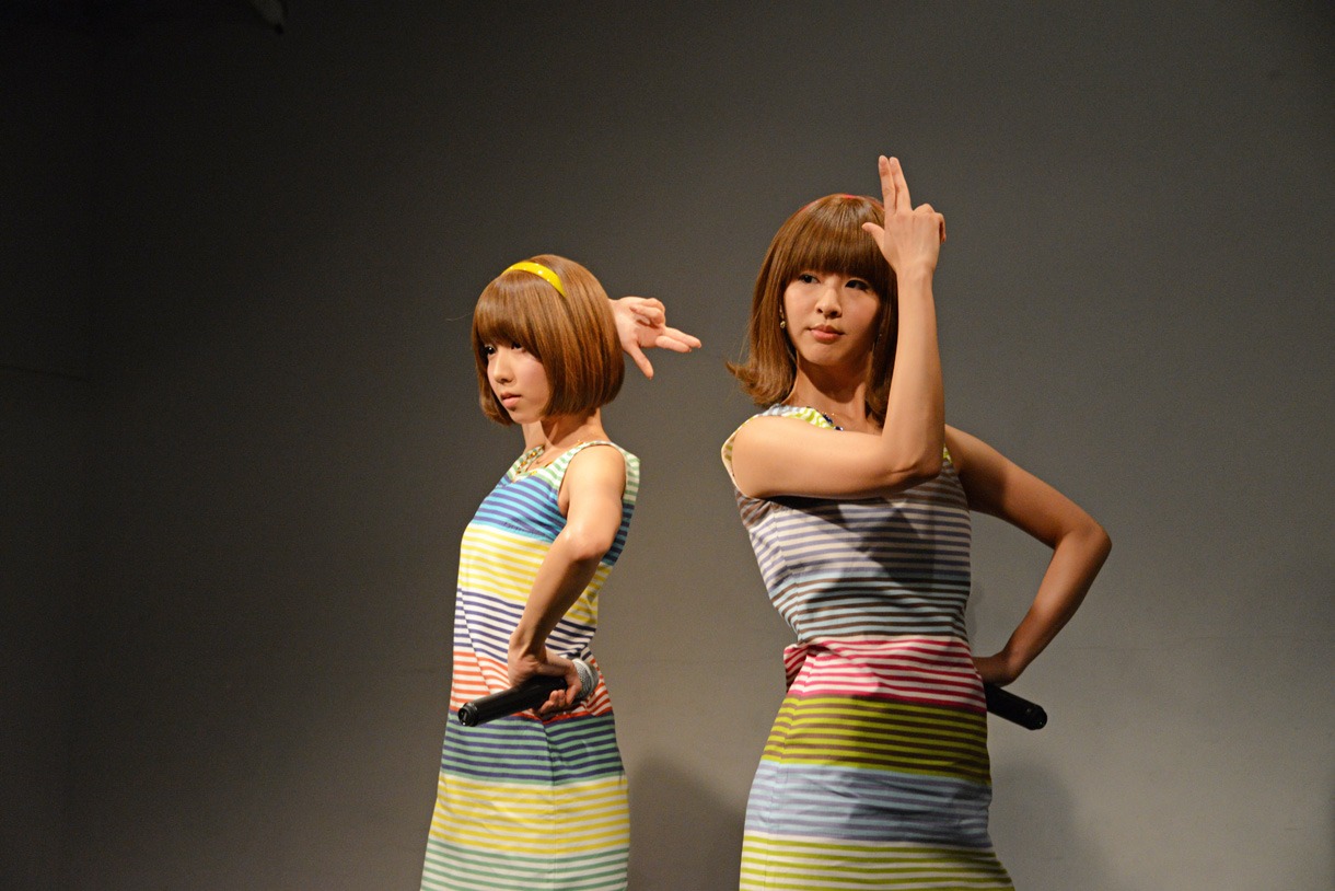 東京・2.5Dスタジオで行われたバニラビーンズ「ワタシ…不幸グセ」リリースイベントの様子。