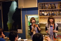 ファンクラブ限定イベント「スナックバニビ」の様子。