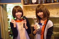 「スナックバニビ」でスナックのママになったバニラビーンズ。