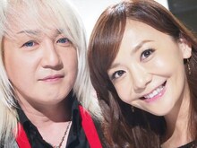 左から浅倉大介、華原朋美（写真は2014年5月3日放送の「MUSIC FAIR」出演時の様子）。