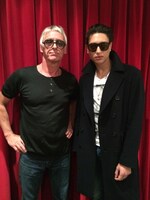 左からポール・ウェラー、ナット・ウェラー。