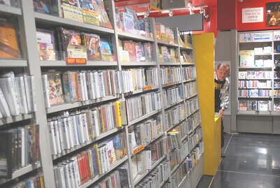 “万引きGG（じじい）メン”巡回の様子。