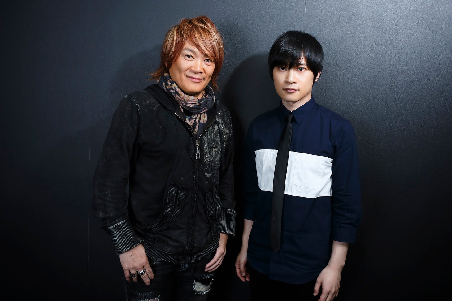 左から影山ヒロノブ、小出祐介（Base Ball Bear）。