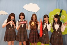 乃木坂46。左から松村沙友理、衛藤美彩、川村真洋、斉藤優里、中田花奈。