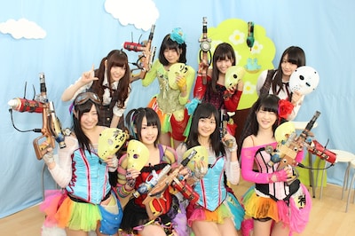 仮面女子と松村沙友理＆中田花奈。