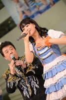 左から冠二郎、木元みずき。