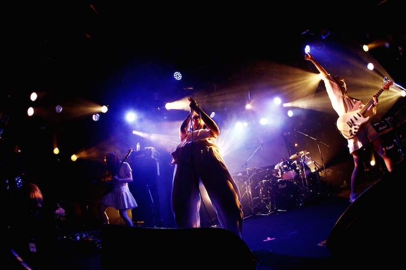 赤い公園（撮影：福本和洋）