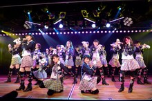 AKB48チーム4「アイドルの夜明け」初日公演の様子。 (c)AKS