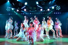 AKB48チーム4「アイドルの夜明け」初日公演の様子。 (c)AKS