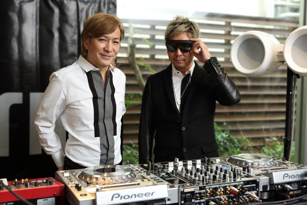左から小室哲哉、☆Taku Takahashi。