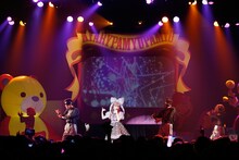 きゃりーぱみゅぱみゅ「NANDA COLLECTION WORLD TOUR 2014」パリ公演の様子。（Photo by aki ishii）
