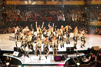 新メンバー5人を含む新生EXILE。