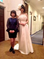 左からfumika、橋本奈々未（乃木坂46）。