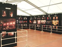 過去に開催された「EXPO館」のライブフォトパネルブース。