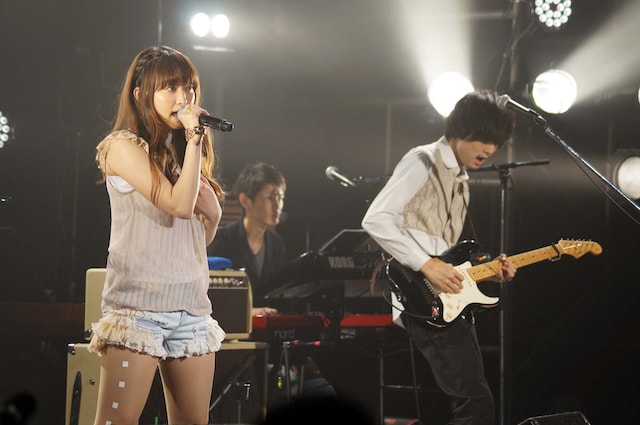 Salley「Salley Live Tour 2014 Spring」東京・LIQUIDROOM ebisu公演の様子。