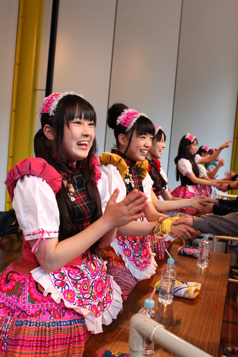 チームしゃちほこ「いいくらし発売記念Free Event Tour」京都公演特典会の様子。