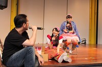 特典会トークコーナーの様子。