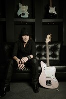 INORANとSAKURA JAZZMASTER。