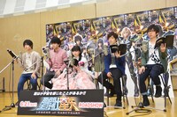 今週の人気の画像5位は「ももクロあーりん、車椅子姿で『聖闘士星矢』アフレコ」より、「聖闘士星矢 LEGEND of SANCTUARY」公開アフレコの様子。