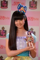 「ポップンメイク×TSUBASA」を持つ田口華。