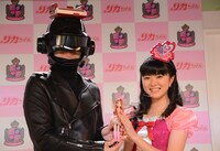 左からサカモト教授、堀内まり菜。