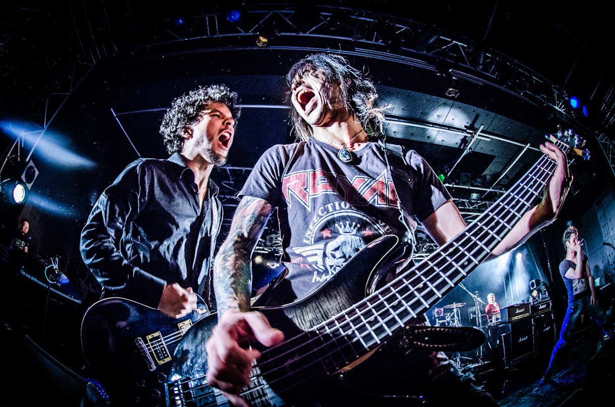 FAKE?（Photo by JulenPhoto）