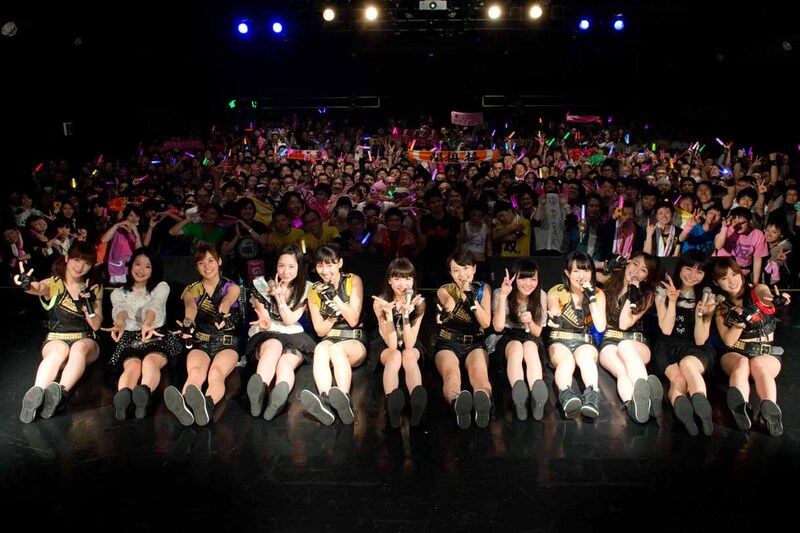 「DOUBLE COLOR session1.」に出演したアップアップガールズ（仮）と東京女子流。