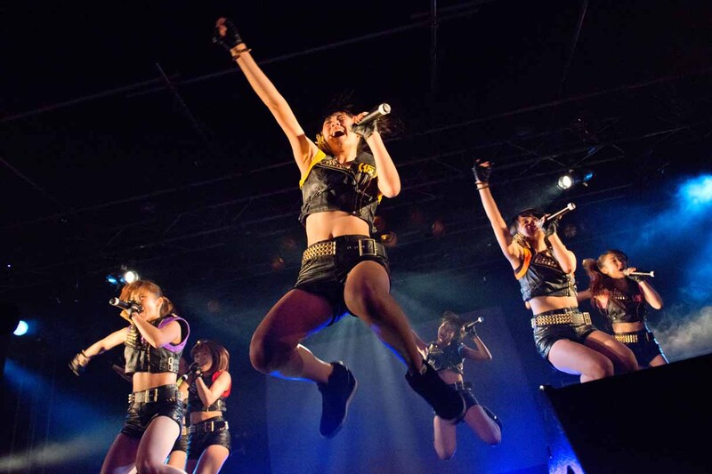 アップアップガールズ（仮）「DOUBLE COLOR session1.」ライブの様子。